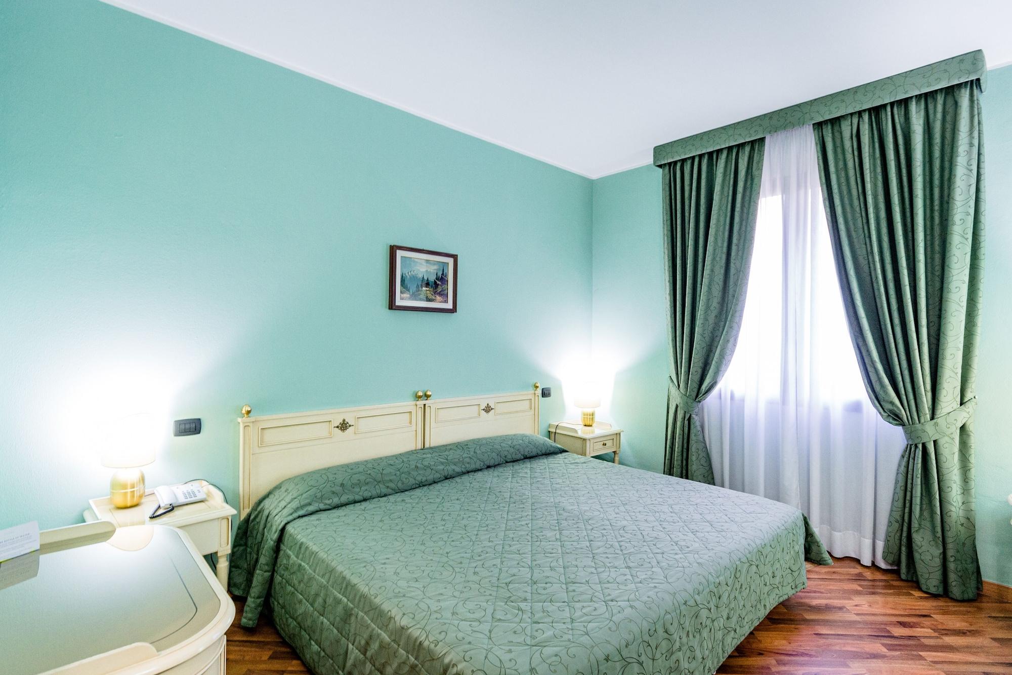 Lucrezia Borgia Hotel